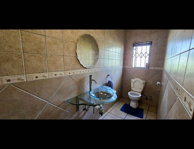 4 BEDROOM HOUSE FOR SALE IN ROOIHUISKRAAL NORTH
